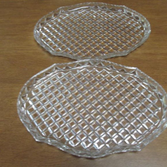 SOLD Lead Crystal Serving Tray Glass Serving Platter Diamond X Pattern glass - Picture 2 of 4